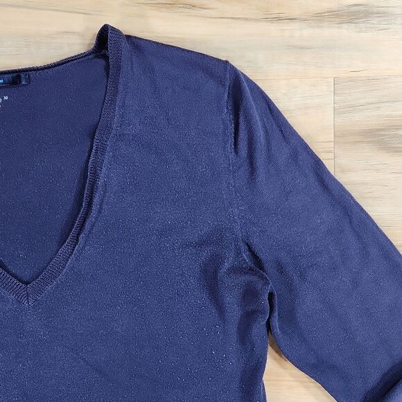 🐞Gap Blue Superfine Lightweight Vneck Sweater Medium - Picture 5 of 11